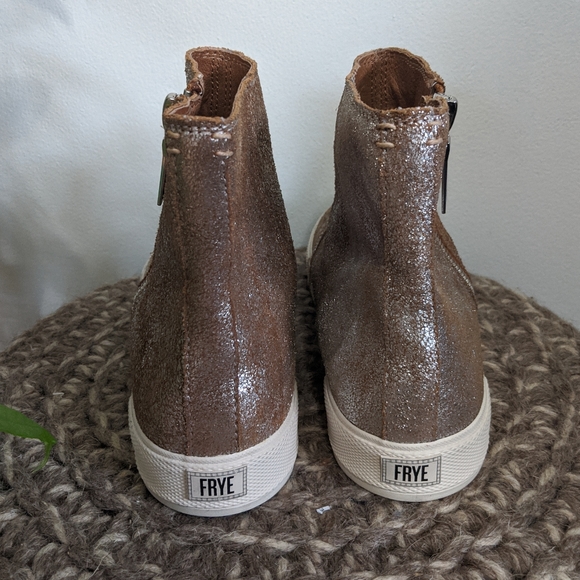 Frye Gia Lug Zip Bootie Silver Multi 9.5 - Picture 5 of 8